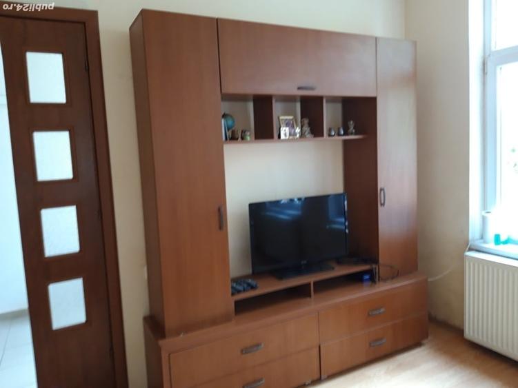 Casă cu 3 camere cu Teren 179 Mp în P-ța Universității
