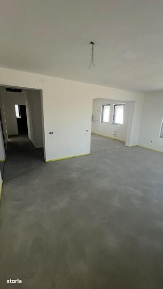 Casă cu 3 camere cu Teren 500 Mp în Central