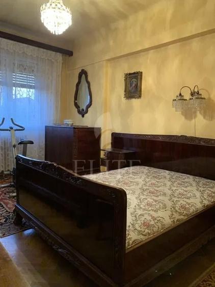 Apartament cu 3 camere decomandat, mobilat în Central