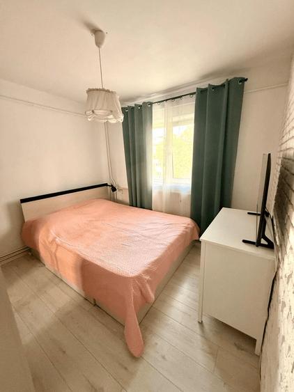 Apartament cu 2 camere decomandat în Nicolina