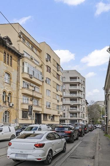 Garsonieră semidecomandată, mobilată în Universitate
