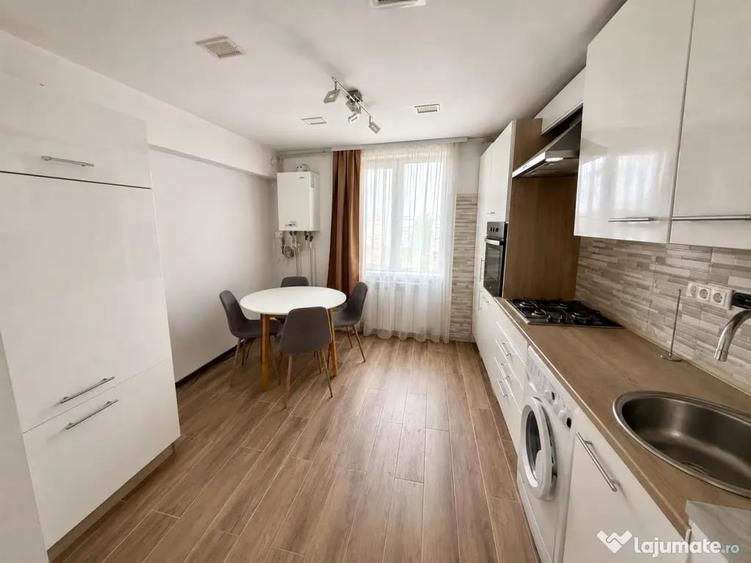Apartament cu 3 camere semidecomandat în Central