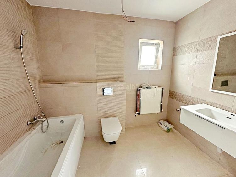 Duplex cu 3 camere cu Canalizare în Păcurari