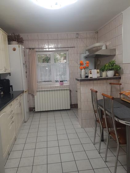 Apartament cu 3 camere decomandat în Mărăști