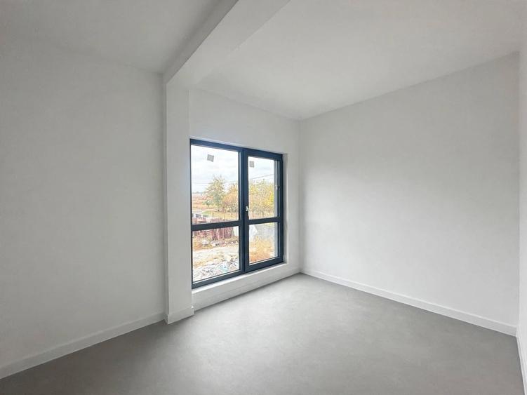 Duplex cu 4 camere cu Canalizare în Moșnița Nouă