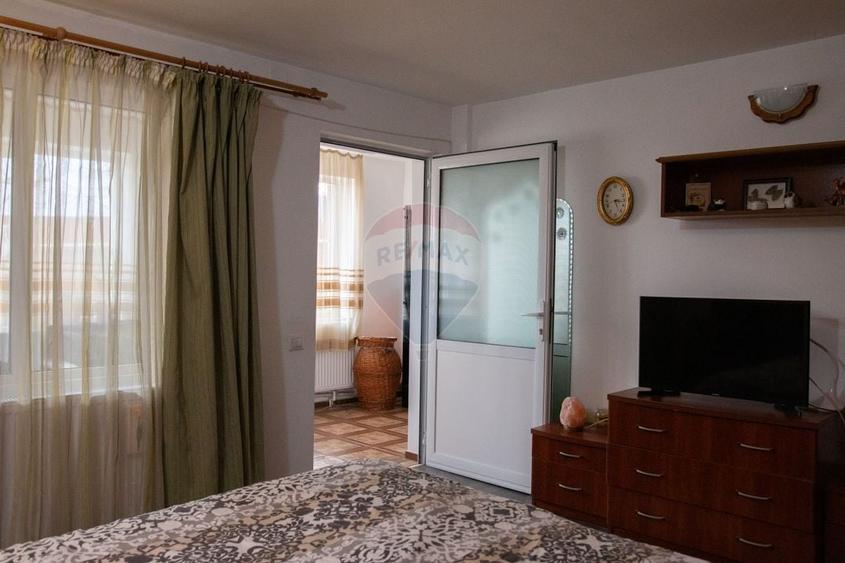 Casă individuală cu 7 camere cu Teren 607 Mp în Nord-Est