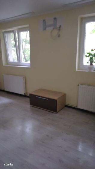 Apartament cu 3 camere în Vitan