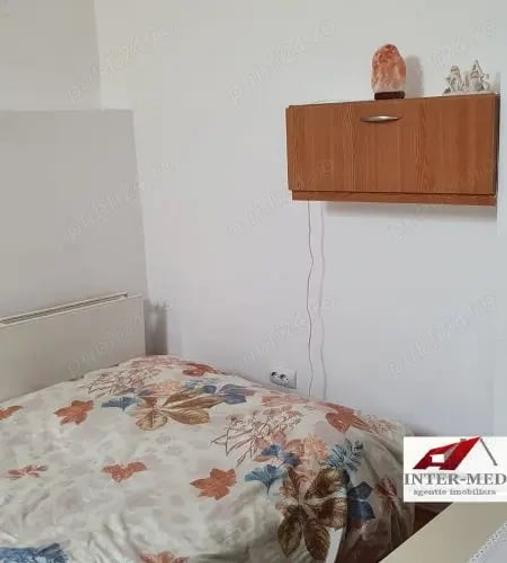 Apartament cu 3 camere decomandat în Ștrand