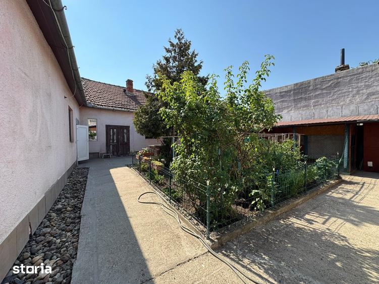 Casă cu 5 camere cu Teren 404 Mp în UTA