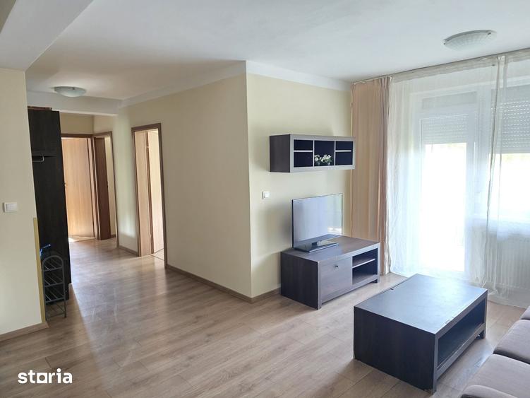 Apartament cu 3 camere în Cetate