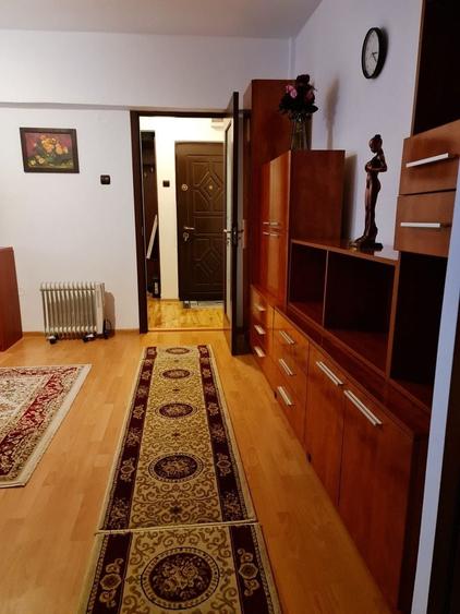 Apartament cu 2 camere semidecomandat în Exterior Vest