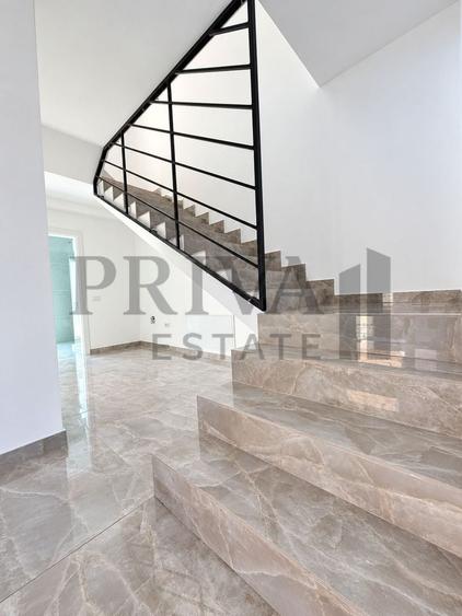 Duplex cu 4 camere cu Canalizare în Giarmata