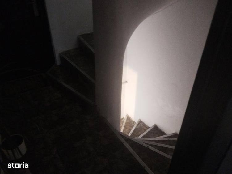 Garsonieră în Titan