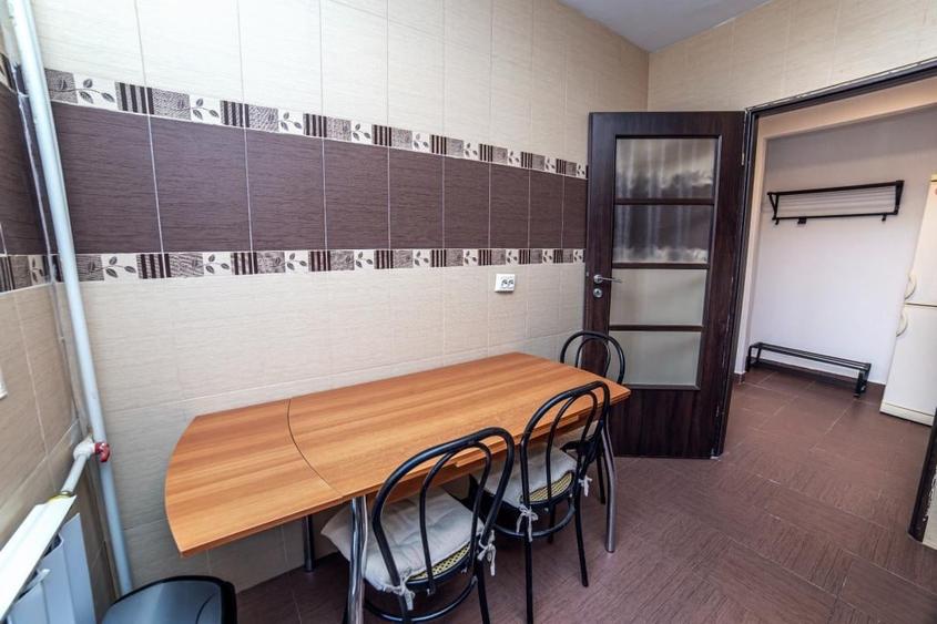 Apartament cu 3 camere semidecomandat, mobilat în Militari