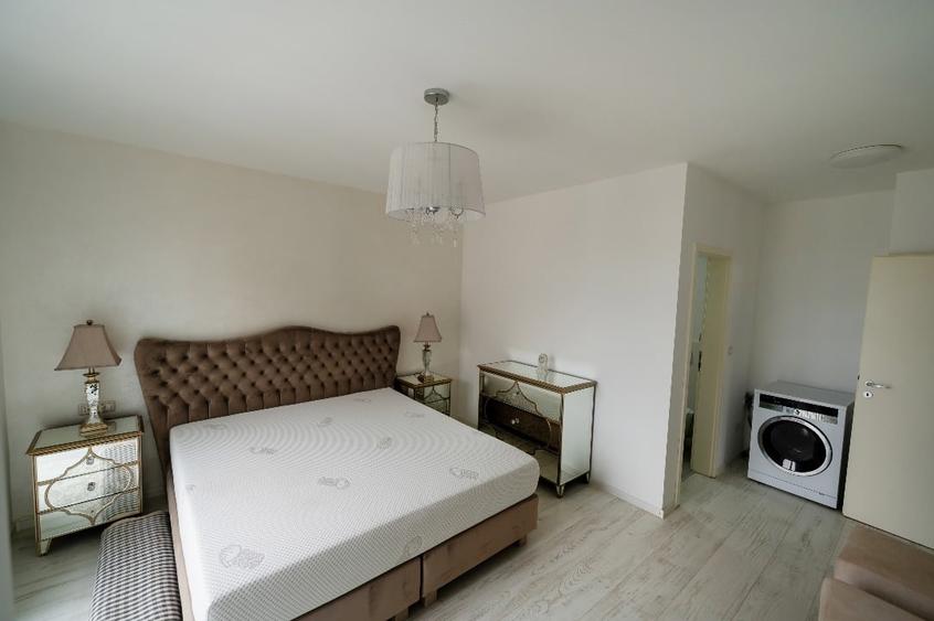 Apartament cu 3 camere semidecomandat, mobilat în Soarelui