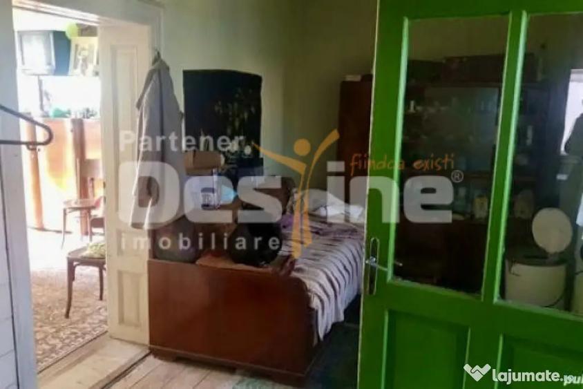 Casă cu 3 camere cu Teren 720 Mp în Simeria