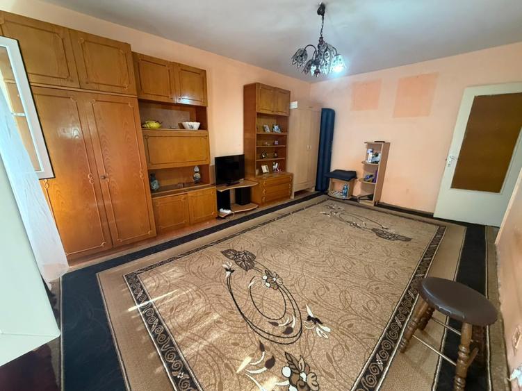 Apartament cu 2 camere decomandat în Semicentral