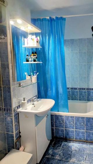Apartament cu 2 camere semidecomandat, mobilat în Girocului