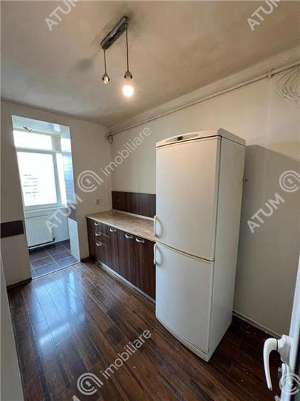 Apartament cu 3 camere decomandat, mobilat în Mihai Viteazul