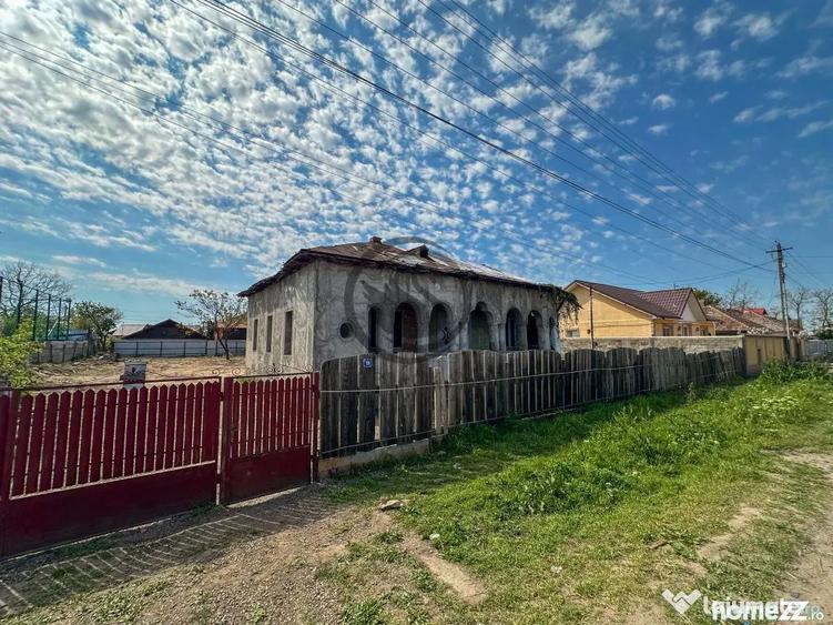 Casă cu 7 camere cu Teren 1100 Mp în Ciorani