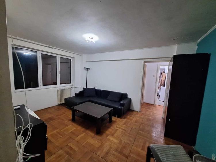 Apartament cu 3 camere semidecomandat în Ultracentral
