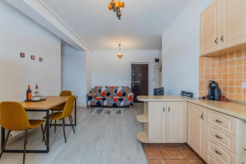 Apartament cu 3 camere decomandat, mobilat în Cristian