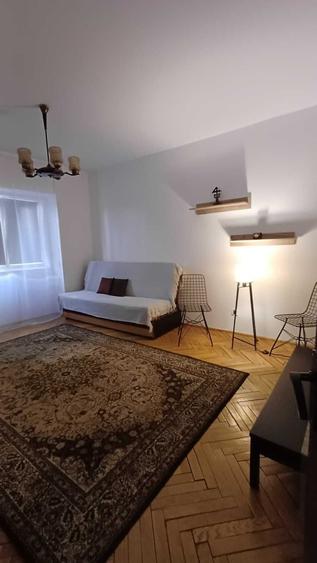 Apartament cu 3 camere decomandat în Gară