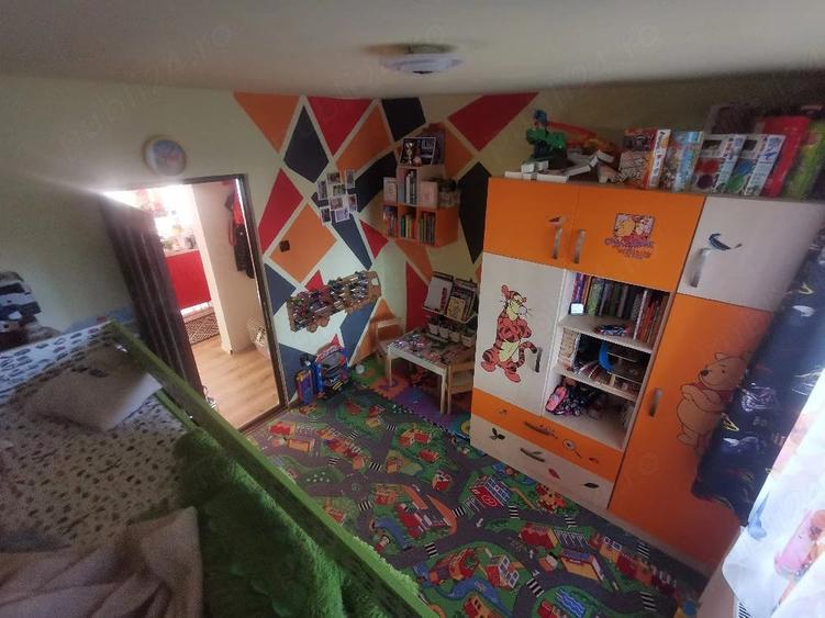 Apartament cu 3 camere semidecomandat în Central
