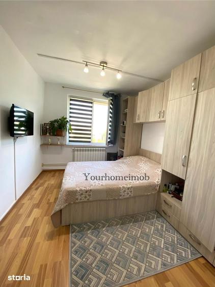 Apartament cu 3 camere semidecomandat în Craiovița Nouă