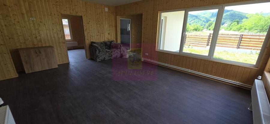Casă cu 4 camere în Central