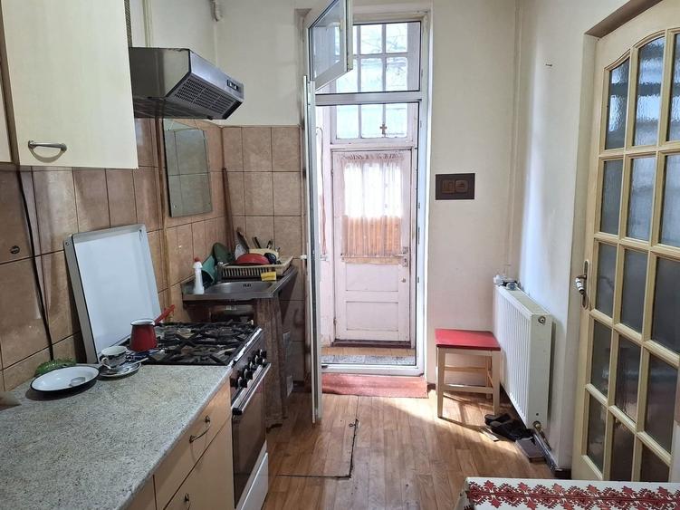 Casă cu 2 camere cu Teren 200 Mp în Titulescu