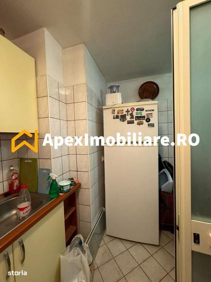 Apartament cu 3 camere decomandat în Valea Ialomiței