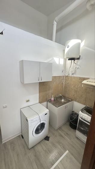 Garsonieră decomandată în Central