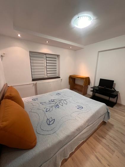 Apartament cu 3 camere decomandat, mobilat în Drumul Taberei — fotografia 1