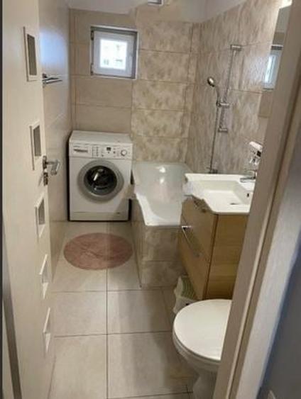 Apartament cu 3 camere decomandat în Titan