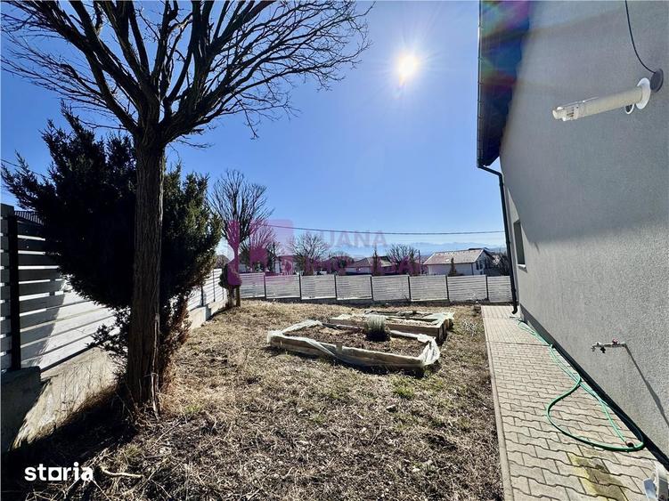 Casă cu 4 camere cu Teren 573 Mp în Ștefan cel Mare