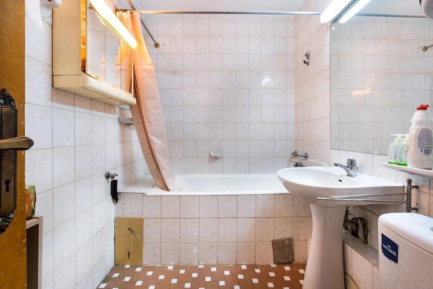 Apartament cu 2 camere decomandat în Baba Novac