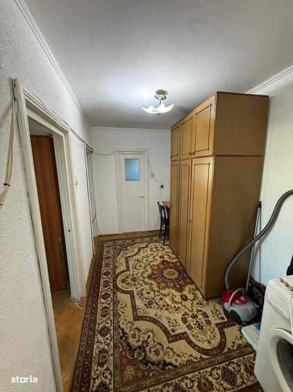 Apartament cu 3 camere decomandat în Păcurari