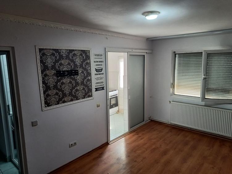 Garsonieră în Sârbi