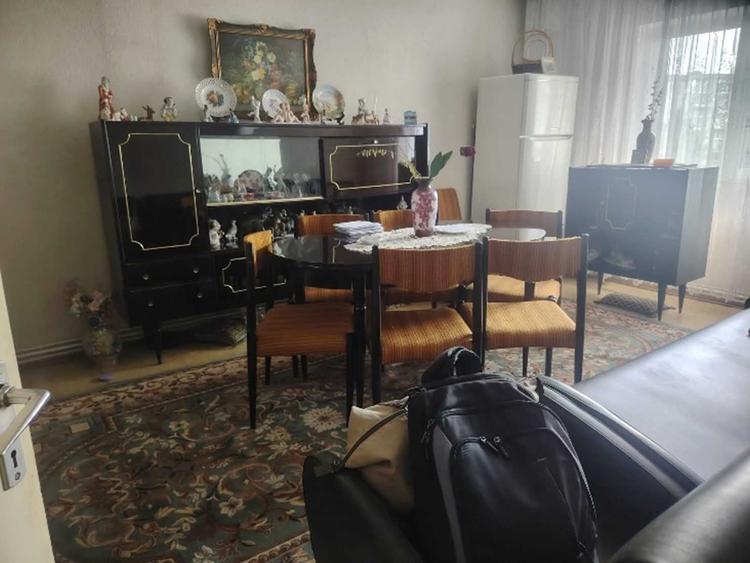 Apartament cu 4 camere decomandat în Central
