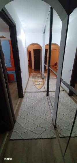 Apartament cu 3 camere decomandat în Delfinariu