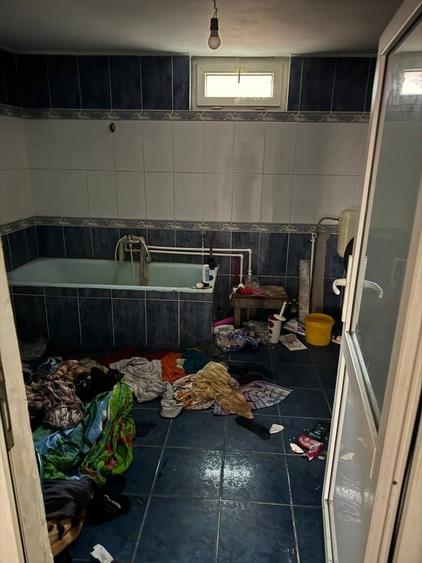 Casă cu 6 camere cu Teren 680 Mp în Domnești