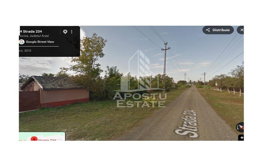Teren Construcții intravilan de 556 mp, în Est