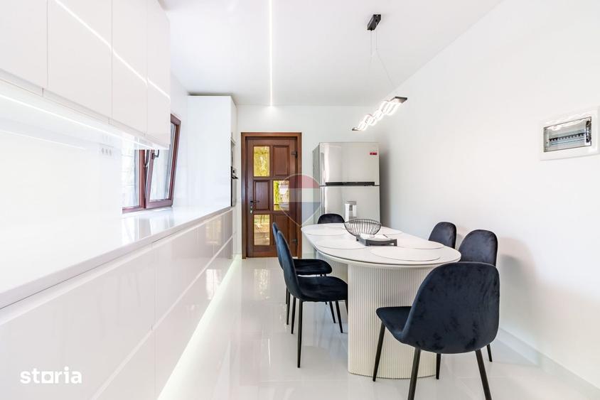Casă cu 5 camere cu Teren 965 Mp în Bucov