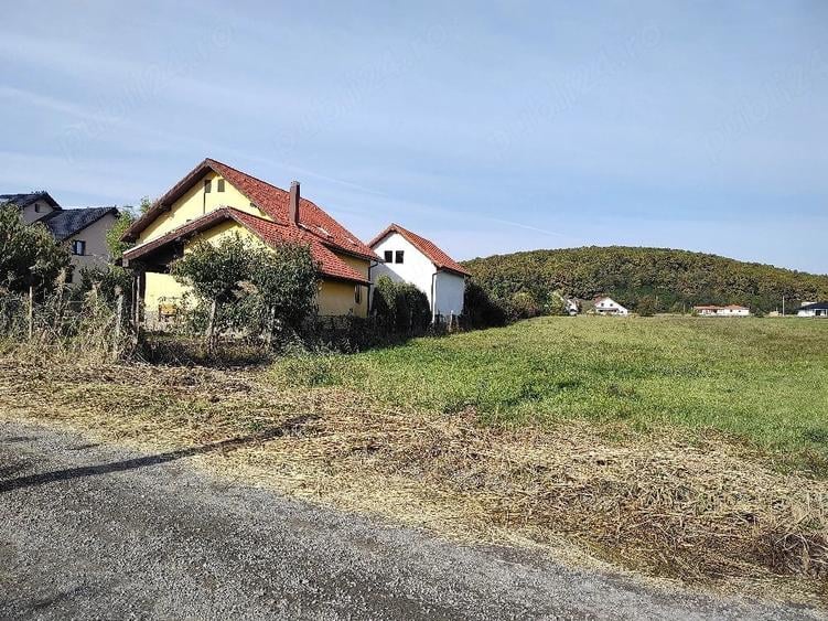 Teren de 4300 mp, în Central