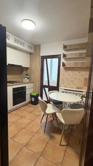 Apartament cu 3 camere decomandat în Obcini