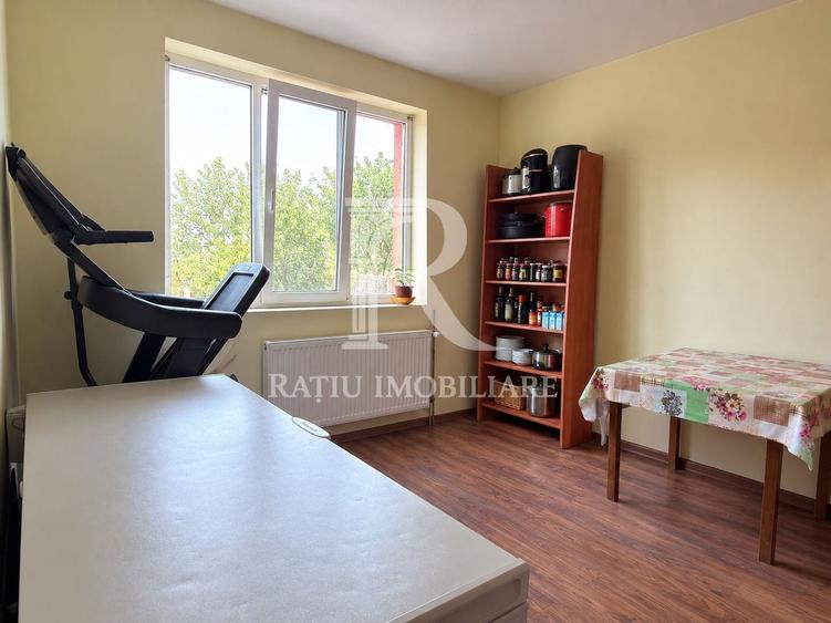 Casă individuală cu 5 camere cu Canalizare în Biharia