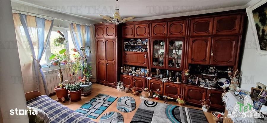 Apartament cu 4 camere în CET