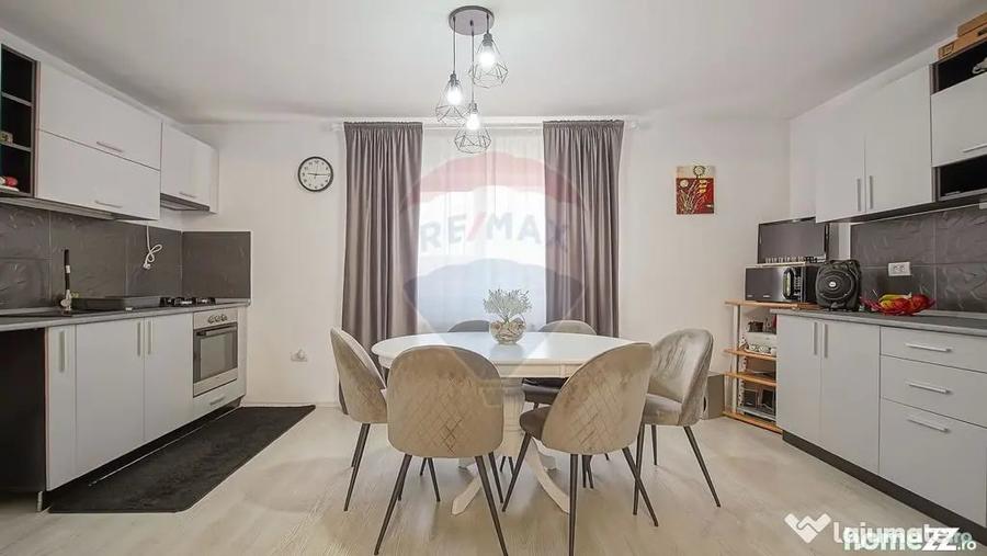 Casă cu 7 camere cu Teren 650 Mp în Bod