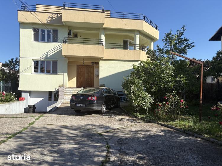 Casă cu Teren 700 Mp în Ana Ipătescu